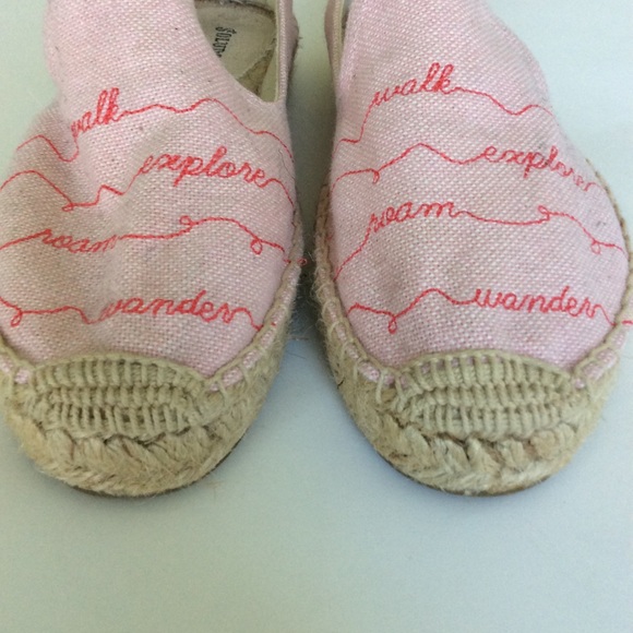 Soludos Walk This Way Espadrille Shoes Womens 8 Pink Slip On Graphic Text Wander - Picture 10 of 12